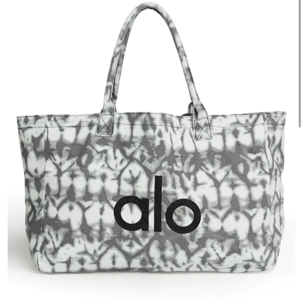Alo yoga tie dye shopper tote bag